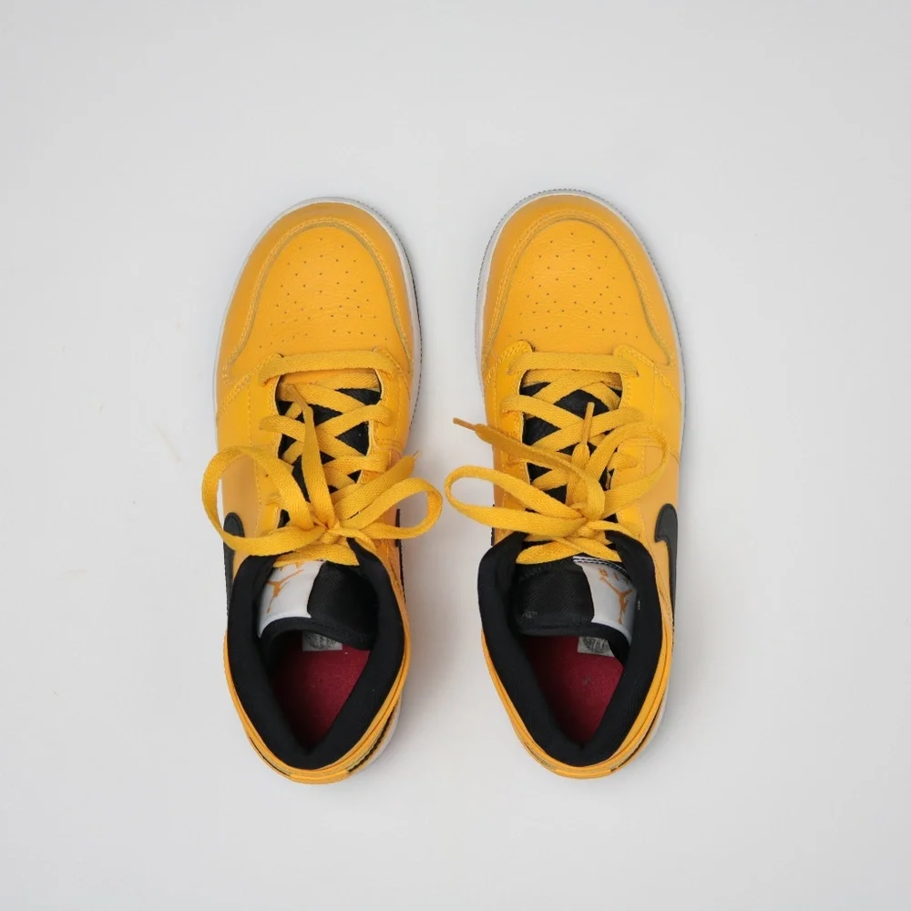 Jordan 1 Mid University Gold Black Sneakers Size 7Y / Women Size 8.5 - Picture 3 of 7